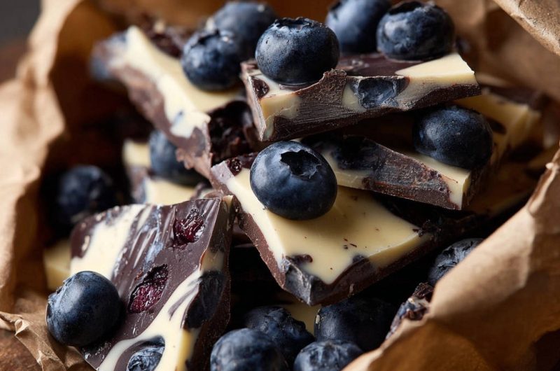 Blaubeer-Marmor-Schokoladen-Bark