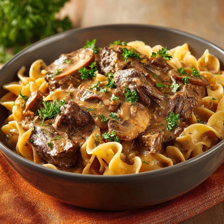 Cremiges Rindfleisch mit Pilzen und Bandnudeln: Zartheit, die begeistert!