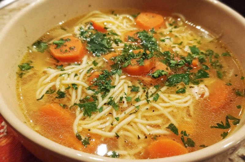 Hühnernudelsuppe