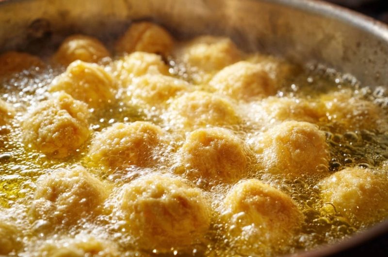 Goldene Knusper-Bällchen