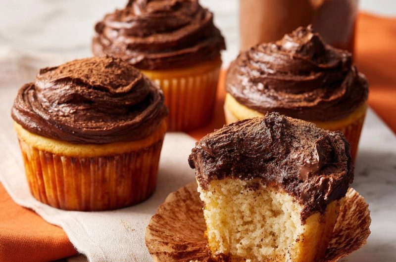 Klassische Vanille Cupcakes mit Schokofrosting