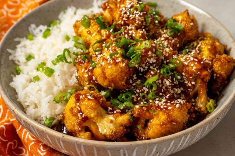 Knuspriger Teriyaki-Blumenkohl mit Reis
