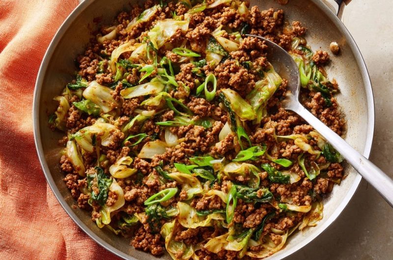 Würzige Hackfleischpfanne mit Kohl