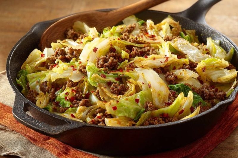 Asiatisches Hack-Kohl-Pfannengericht (Nie wieder matschiger Kohl!)