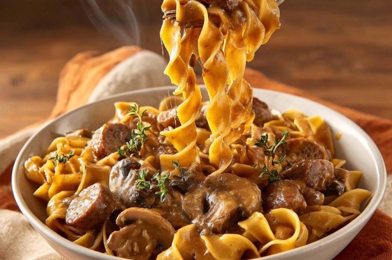 Cremige Pilz-Wurst-Tagliatelle