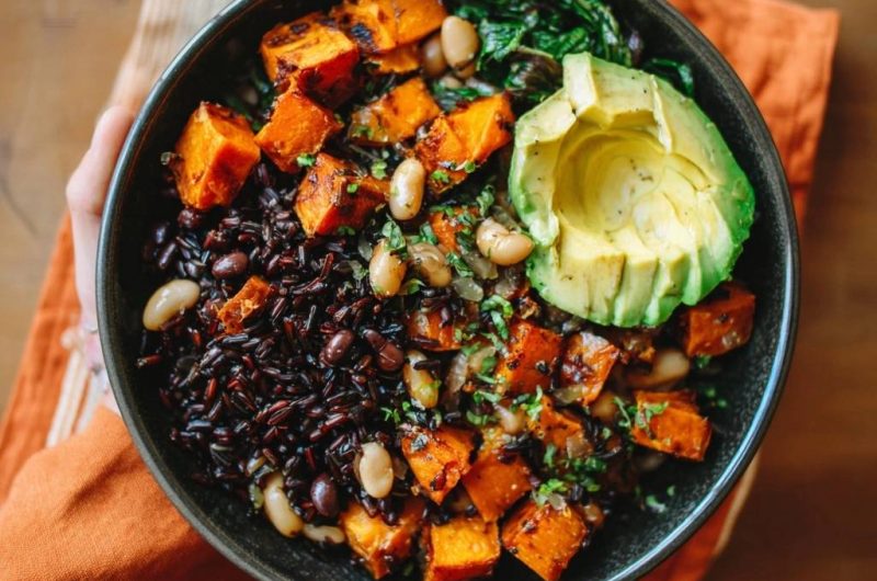 Knusprige Süßkartoffel-Power-Bowl