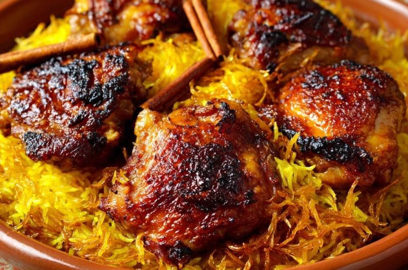 Knuspriges Hähnchen auf Safran-Vermicelli