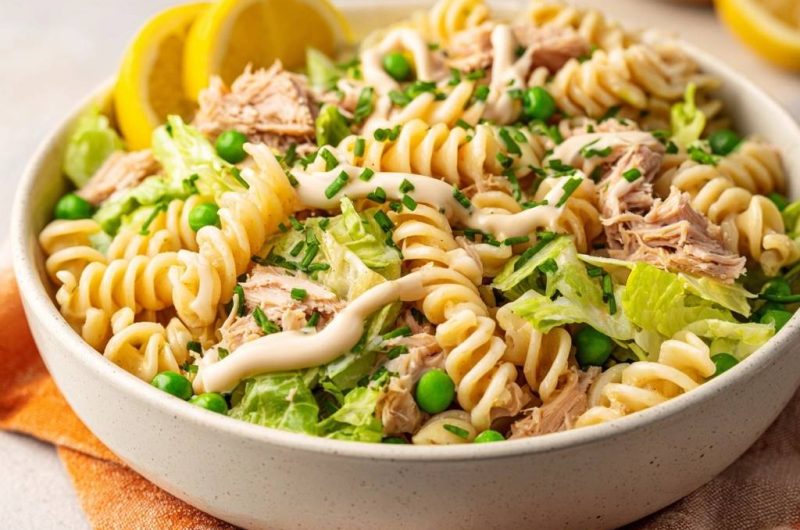 Frischer Thunfisch-Fusilli-Salat