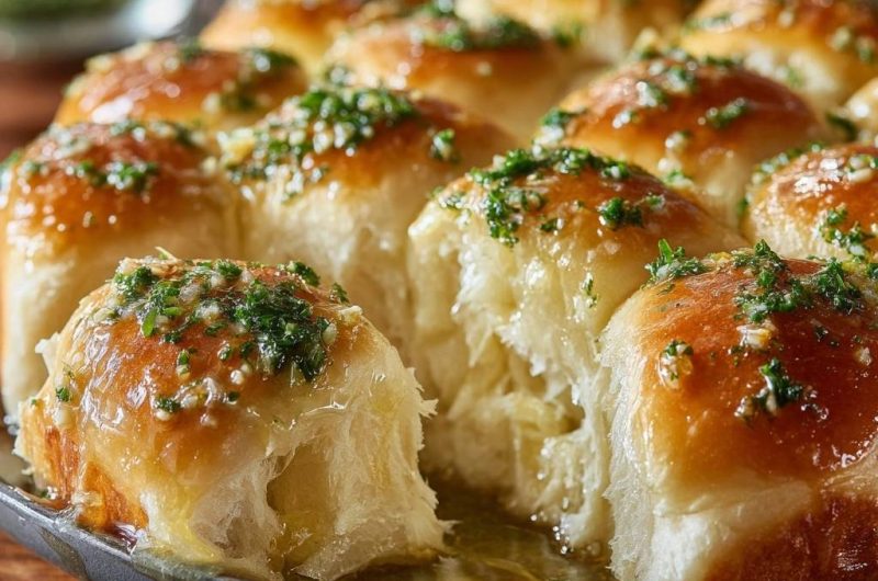 Knoblauchbutter-Pull-Apart-Brötchen (Nie wieder flache Brötchen!)