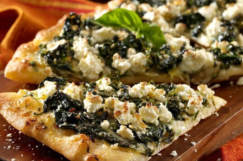 Knuspriges Spinat-Feta-Fladenbrot