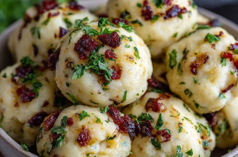 Kartoffelknödel mit Speck und Petersilie (Nie wieder zerfallend!)