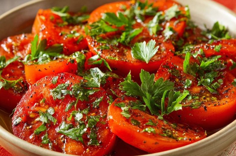 Knackige Tomaten mit Petersilie