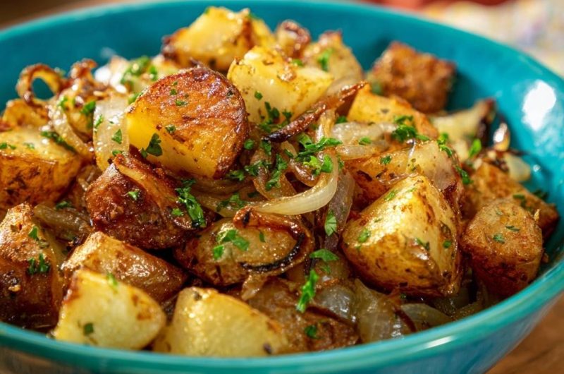 Knusprige Bratkartoffeln mit Zwiebeln