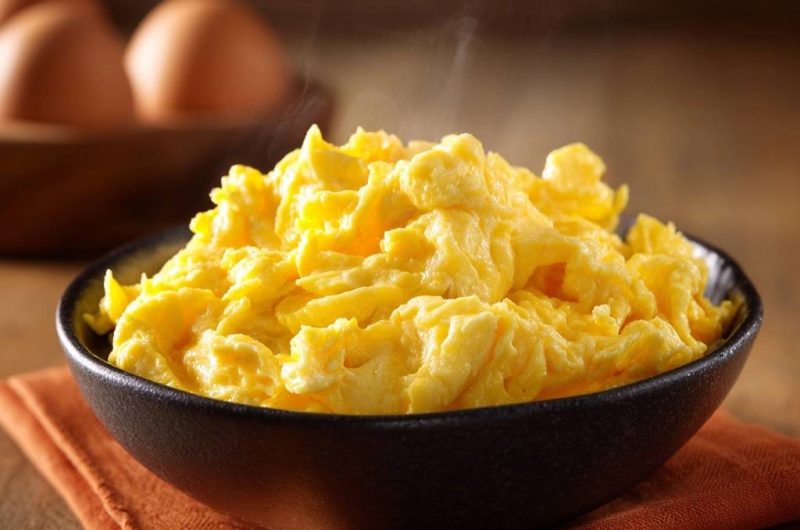 Perfektes fluffiges Rührei