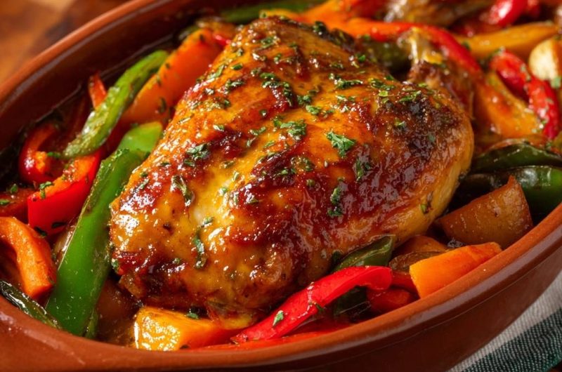 Saftiges Ofenhähnchen mit Paprika-Gemüse