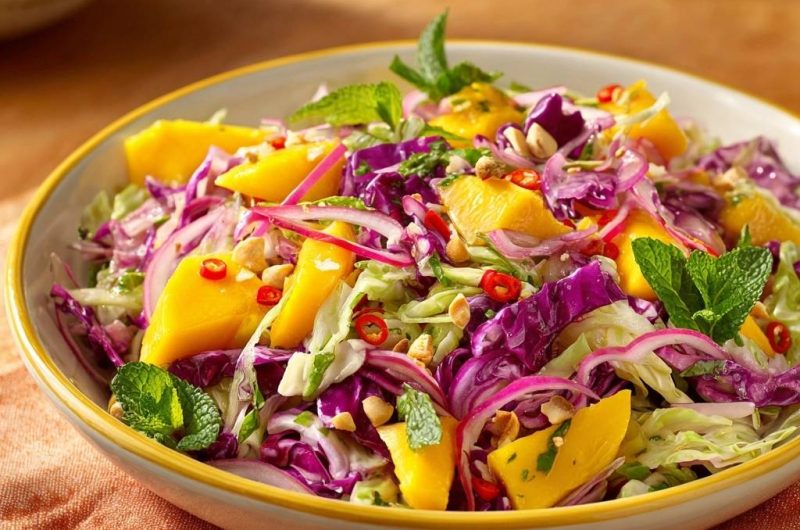 Exotischer Regenbogen-Salat