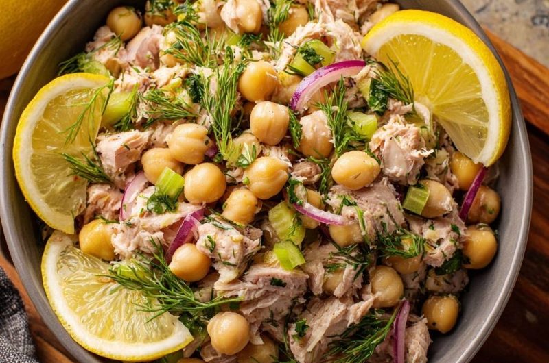 Frischer Thunfisch-Kichererbsen-Salat mit Dill