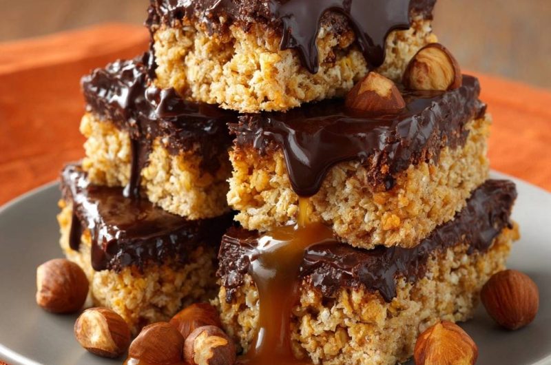 Knusprige Haselnuss-Schoko-Karamell-Riegel