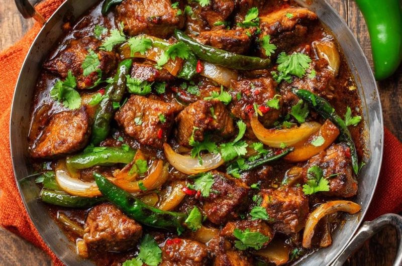 Pikantes Rindfleisch-Curry mit Chili