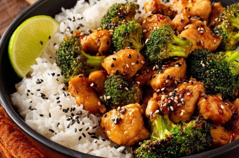 Sesam-Hähnchen mit Brokkoli