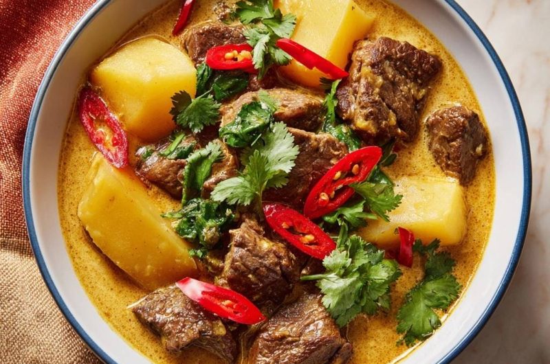 Thailändisches Rindfleisch-Curry mit Kartoffeln