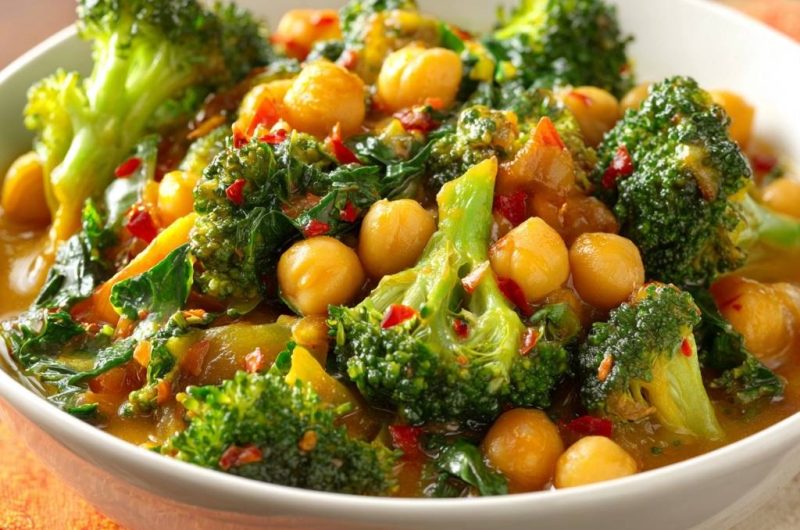 Würziges Brokkoli-Kichererbsen-Curry