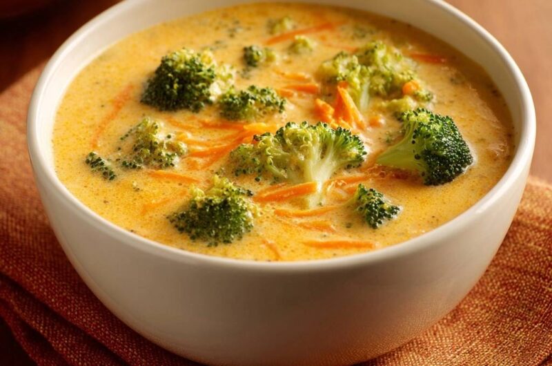 Cremige Brokkoli-Käse-Suppe