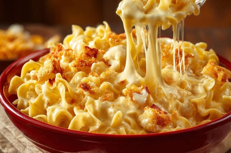 Cremige Käse-Eiernudeln mit Knusper-Topping