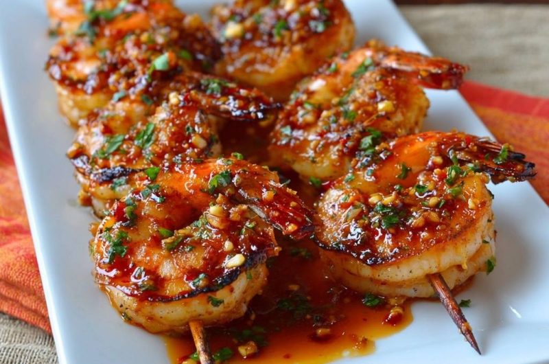 Glasierte Knoblauch-Garnelenspieße