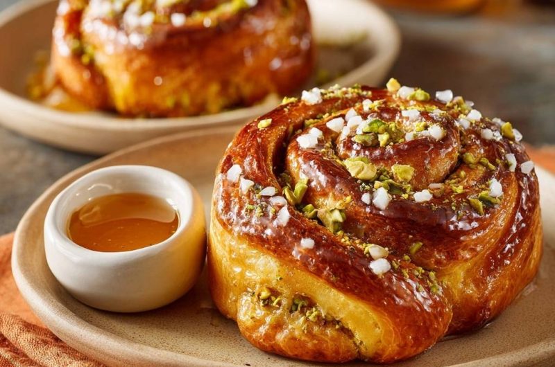 Goldene Pistazien-Honig-Schnecken