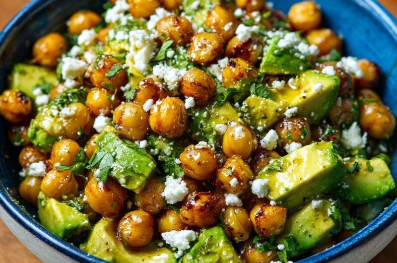 Mediterraner Kichererbsen-Avocado-Salat