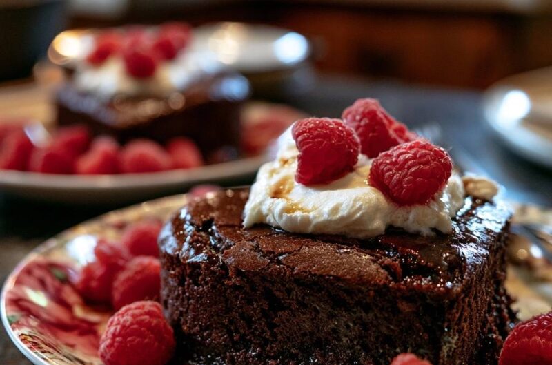 Saftige Schokoladen-Brownies mit Himbeeren