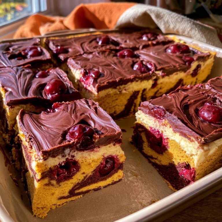 Kürbis-Donauwelle mit Kirschen und Schokoguss